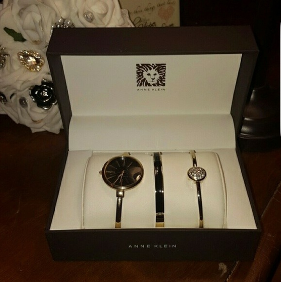 Anne Klein Gold Ladies Watch Set - Picture 2 of 5